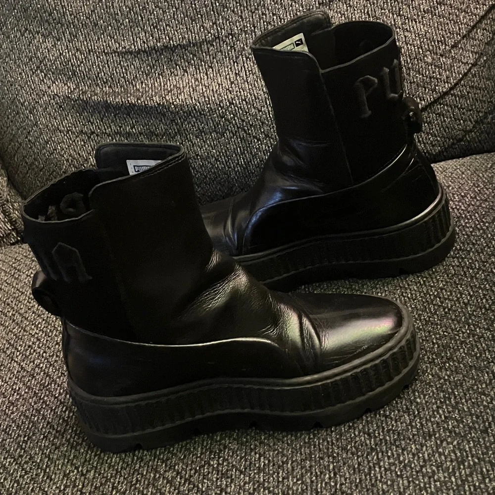 Fenty x Puma Chelsea sneaker boot (chunky boot) in black women’s 6